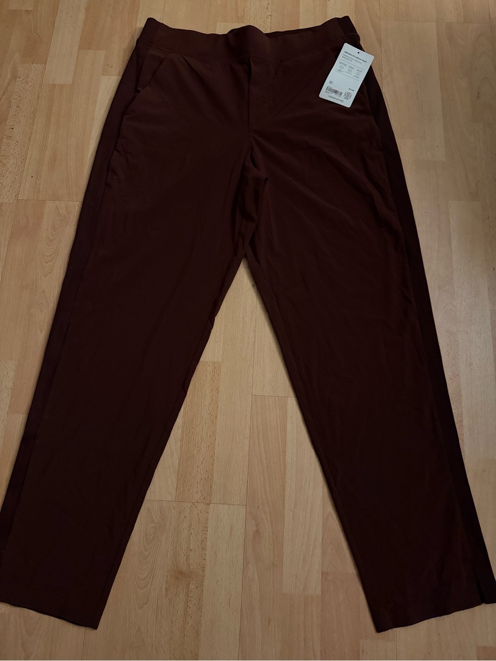 Athleta Brooklyn Pant- Garnet size 8 - Picture 2 of 3